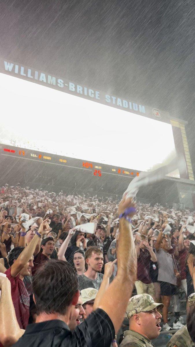 Rain or shine 🏈