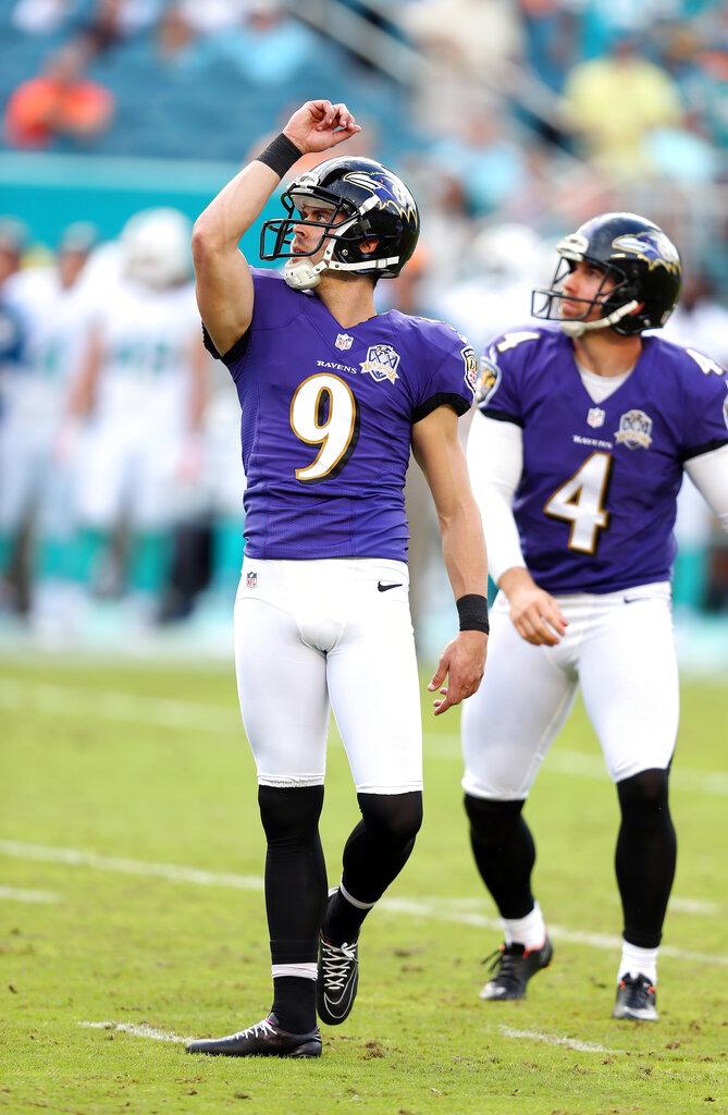 Chiefs sign controversial Tucker 😬